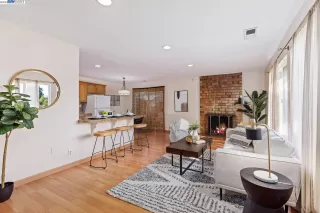 Photo #2: 41041193 Listing 