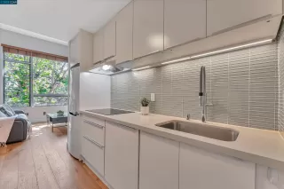 Photo #5: 41041196 Listing