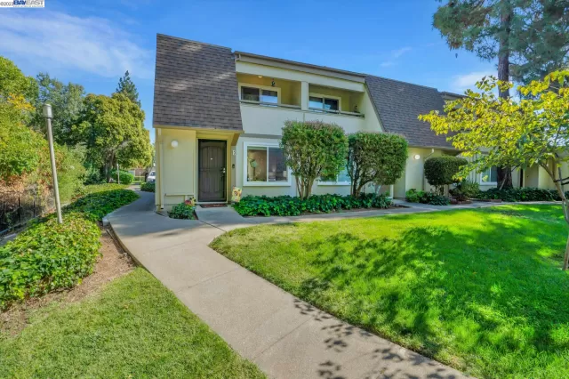 MLS: 41041260 Condo For Sale