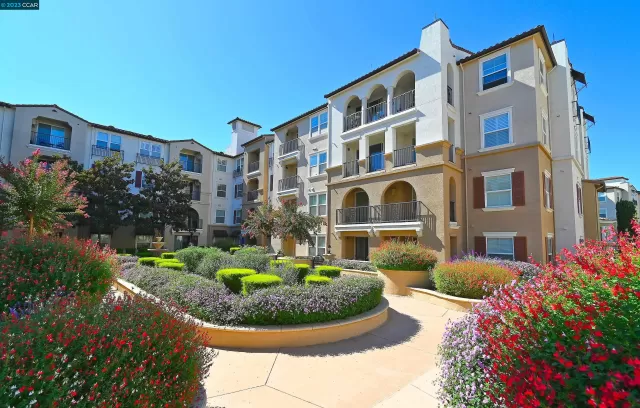 MLS: 41041307 Condo For Sale