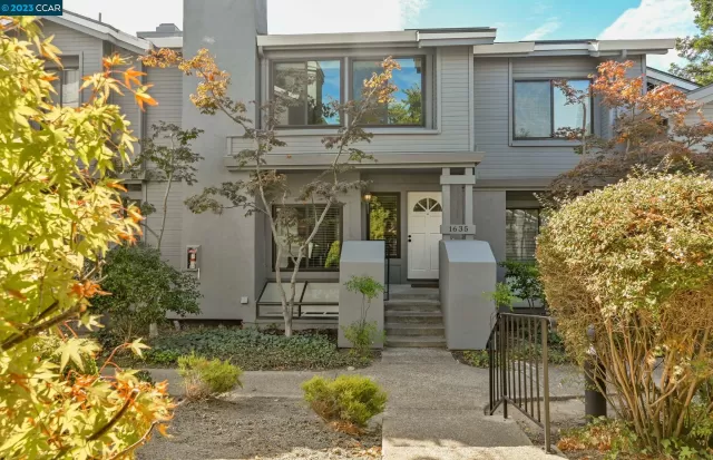 MLS: 41041408 Condo For Sale