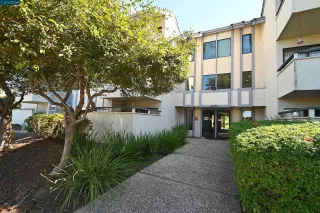 More Details about MLS # 41041453 : 26088 KAY AVE # 211