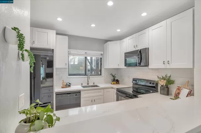 MLS: 41041475 Condo For Sale