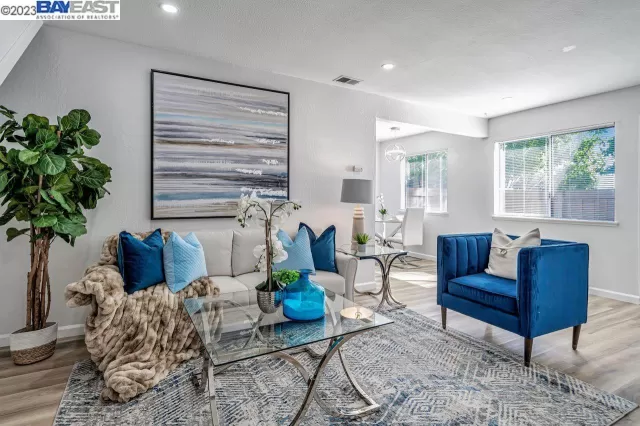 MLS: 41041481 Condo For Sale