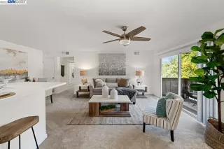 More Details about MLS # 41041497 : 820 VILLA LN # 4