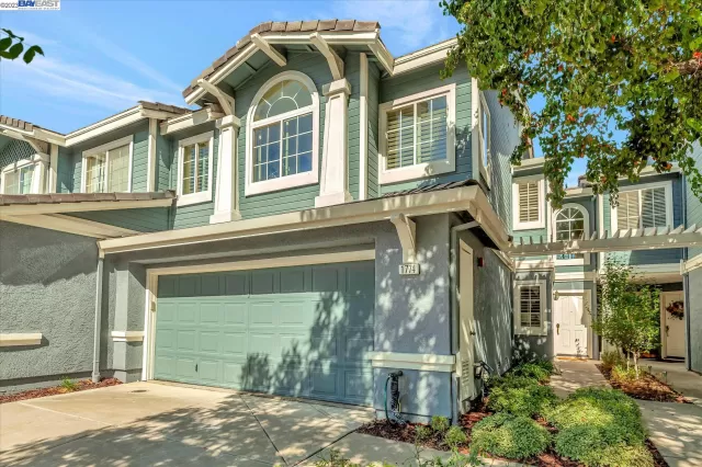 MLS: 41041594 Condo For Sale