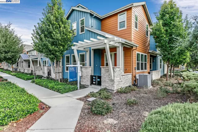 MLS: 41041596 Condo For Sale