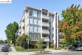 More Details about MLS # 41041702 : 4101 HOWE ST # 204