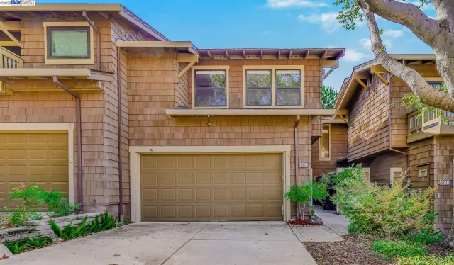 MLS: 41041821 Condo For Sale