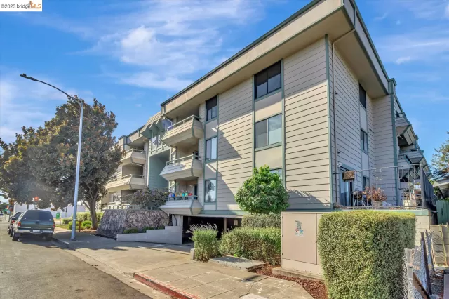 MLS: 41041841 Condo For Sale