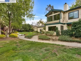 Photo #1: 41042003 Listing