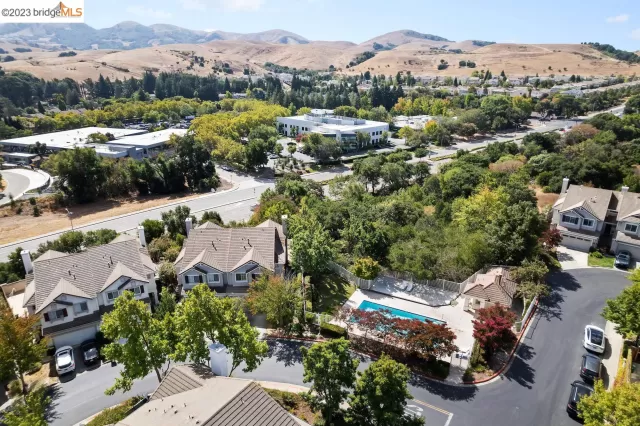 MLS: 41042012 Condo For Sale