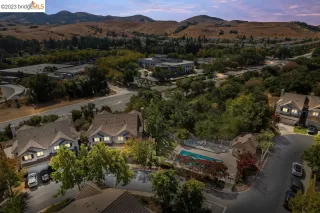 Photo #2: 41042012 Listing 