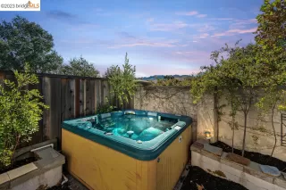 Photo #3: 41042012 Listing 