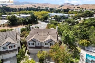 Photo #4: 41042012 Listing 