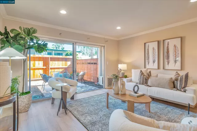 MLS: 41042064 Condo For Sale