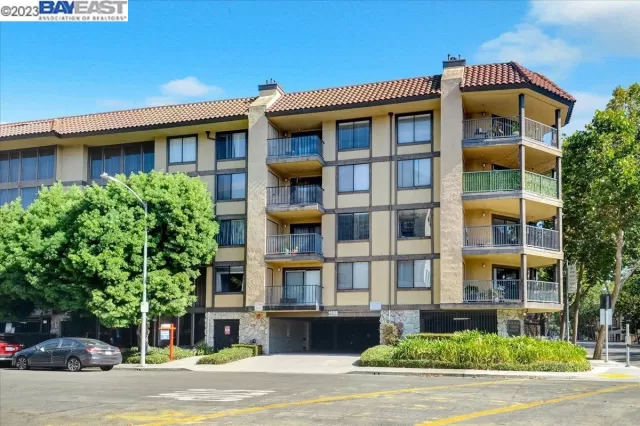 MLS: 41042187 Condo For Sale