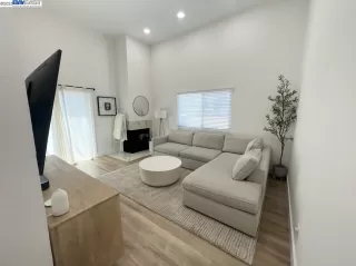 Photo #5: 41042324 Listing