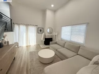 Photo #6: 41042324 Listing