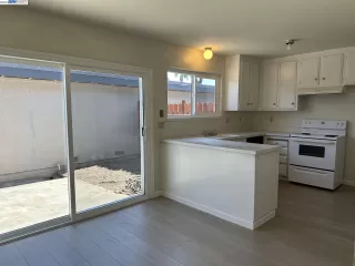 Photo #4: 41042329 Listing