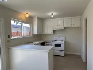 Photo #5: 41042329 Listing