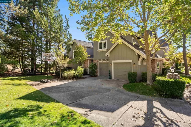 MLS: 41042343 Condo For Sale