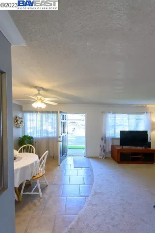 Photo #3: 41042373 Listing