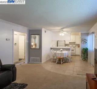 Photo #4: 41042373 Listing