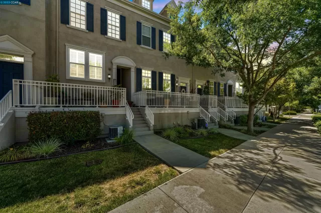 MLS: 41042386 Condo For Sale