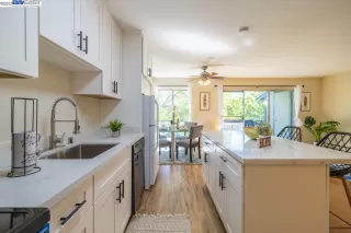 Photo #5: 41042396 Listing