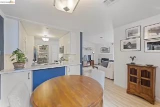 Photo #6: 41042419 Listing