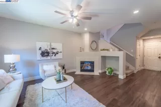 Photo #5: 41042458 Listing