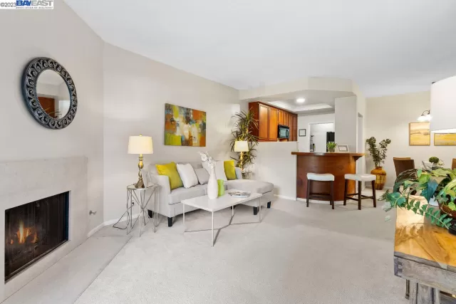 MLS: 41042566 Condo For Sale