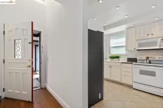 Photo #2: 41042729 Listing