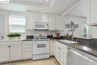 Photo #3: 41042729 Listing