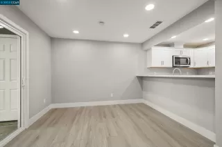 Photo #5: 41042759 Listing 