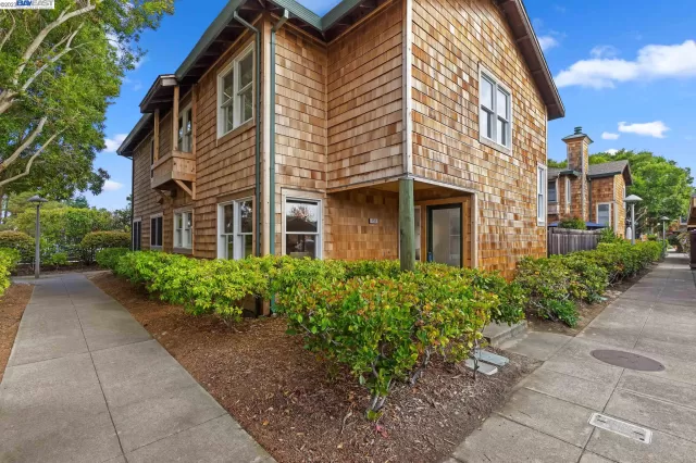 MLS: 41042812 Condo For Sale