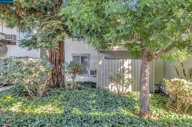 MLS: 41042829 Condo For Sale