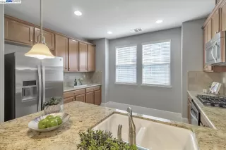 Photo #5: 41042975 Listing