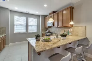 Photo #6: 41042975 Listing