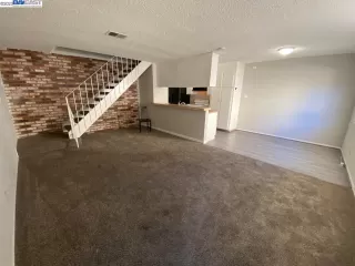 Photo #2: 41043006 Listing