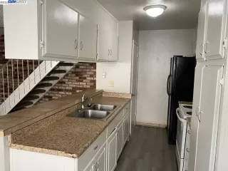 Photo #4: 41043006 Listing