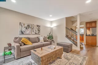 Photo #1: 41043186 Listing 