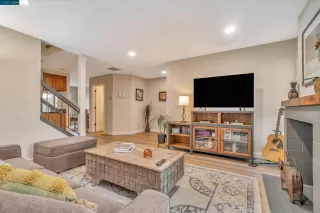 Photo #2: 41043186 Listing 