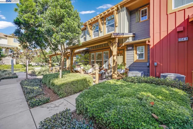 MLS: 41043224 Condo For Sale