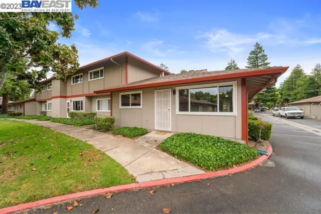 MLS: 41043381 Condo For Sale