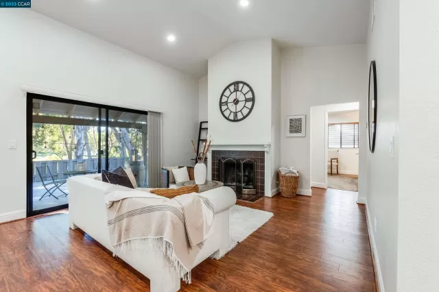 MLS: 41043423 Condo For Sale