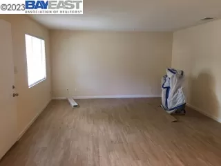 Photo #2: 41043480 Listing