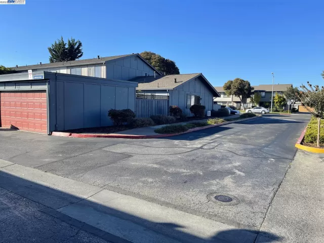 MLS: 41043547 Condo For Sale