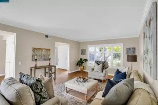 Photo #3: 41043596 Listing